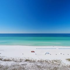 Turtle Love Oceanfront Condo at The Summit w/ Balcony, Pools, Gulf Views, Sleeps 4 | Enjoy Daily Access to Local Activity Adventures