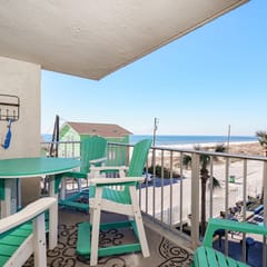 Bethy’s Beachy Beauty at Regency Towers 3BR Condo w/ Balcony Views, Beach Access, Pools, Sleeps 10 | Enjoy Local Activity Access Daily