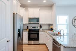 Shadow Lake Retreat 3BR Home Near Beach w/ Community Pool, Patio, Sleeps 6 | Enjoy Daily Access to Local Activity Selections - Image 4