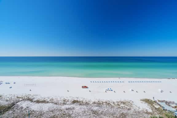 Turtle Love Oceanfront Condo at The Summit w/ Balcony, Pools, Gulf Views, Sleeps 4 | Enjoy Daily Access to Local Activity Adventures - Image 1
