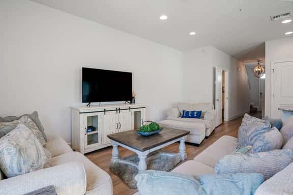 Shadow Lake Retreat 3BR Home Near Beach w/ Community Pool, Patio, Sleeps 6 | Enjoy Daily Access to Local Activity Selections - Image 1