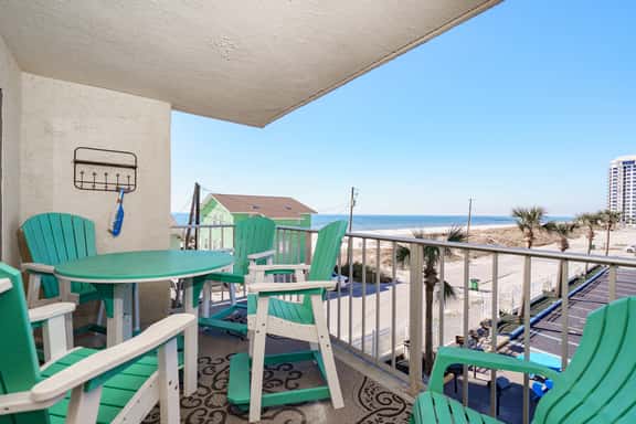 Bethy’s Beachy Beauty at Regency Towers 3BR Condo w/ Balcony Views, Beach Access, Pools, Sleeps 10 | Enjoy Local Activity Access Daily - Image 1