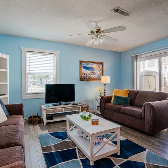 Horizon Breeze Family Escape 2BR Condo at Horizon South w/ Pools, Hot Tub, Walk to Beach, Sleeps 4 | Daily Access to Local Activity Offers - Image 1