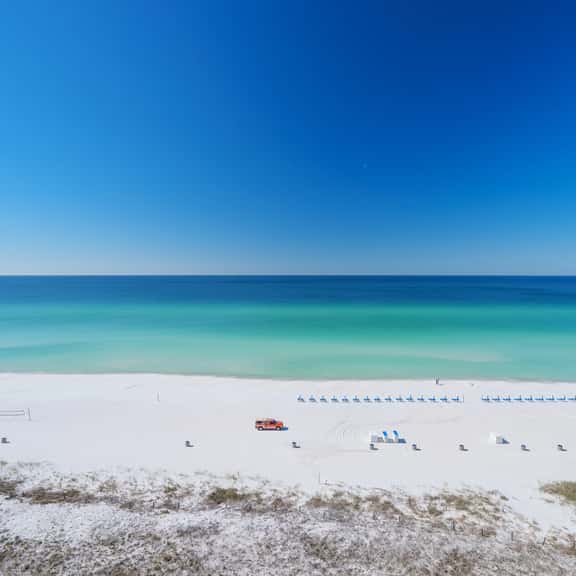 Turtle Love Oceanfront Condo at The Summit w/ Balcony, Pools, Gulf Views, Sleeps 4 | Enjoy Daily Access to Local Activity Adventures - Image 1