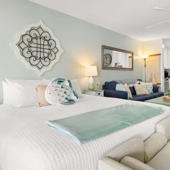 Shore Thing Studio Stay - Image 1