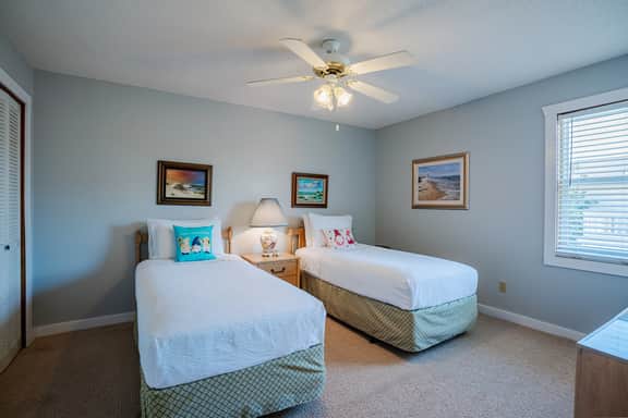 Horizon Breeze Family Escape 2BR Condo at Horizon South w/ Pools, Hot Tub, Walk to Beach, Sleeps 4 | Daily Access to Local Activity Offers - Image 3