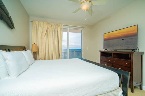 Beachfront Haven 2BR Condo at Splash Resort w/ Waterpark, Lazy River, Balcony, Sleeps 8 | Enjoy Local Activity Experiences Daily - Image 5