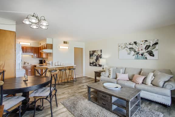 Ocean View Retreat Beachfront Condo at The Summit w/ Balcony, Pools, Gulf Views, Sleeps 5 | Daily Access to Local Activity Highlights - Image 4