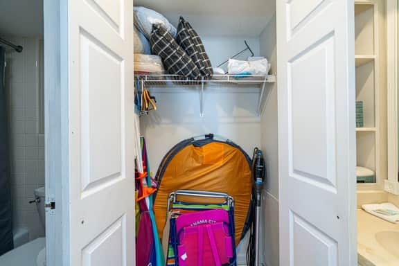 Coral Cove Beachfront Studio Condo w/ Ocean Views, Pool Access, Sleeps 3 | Enjoy Included Local Activities Each Day - Image 4